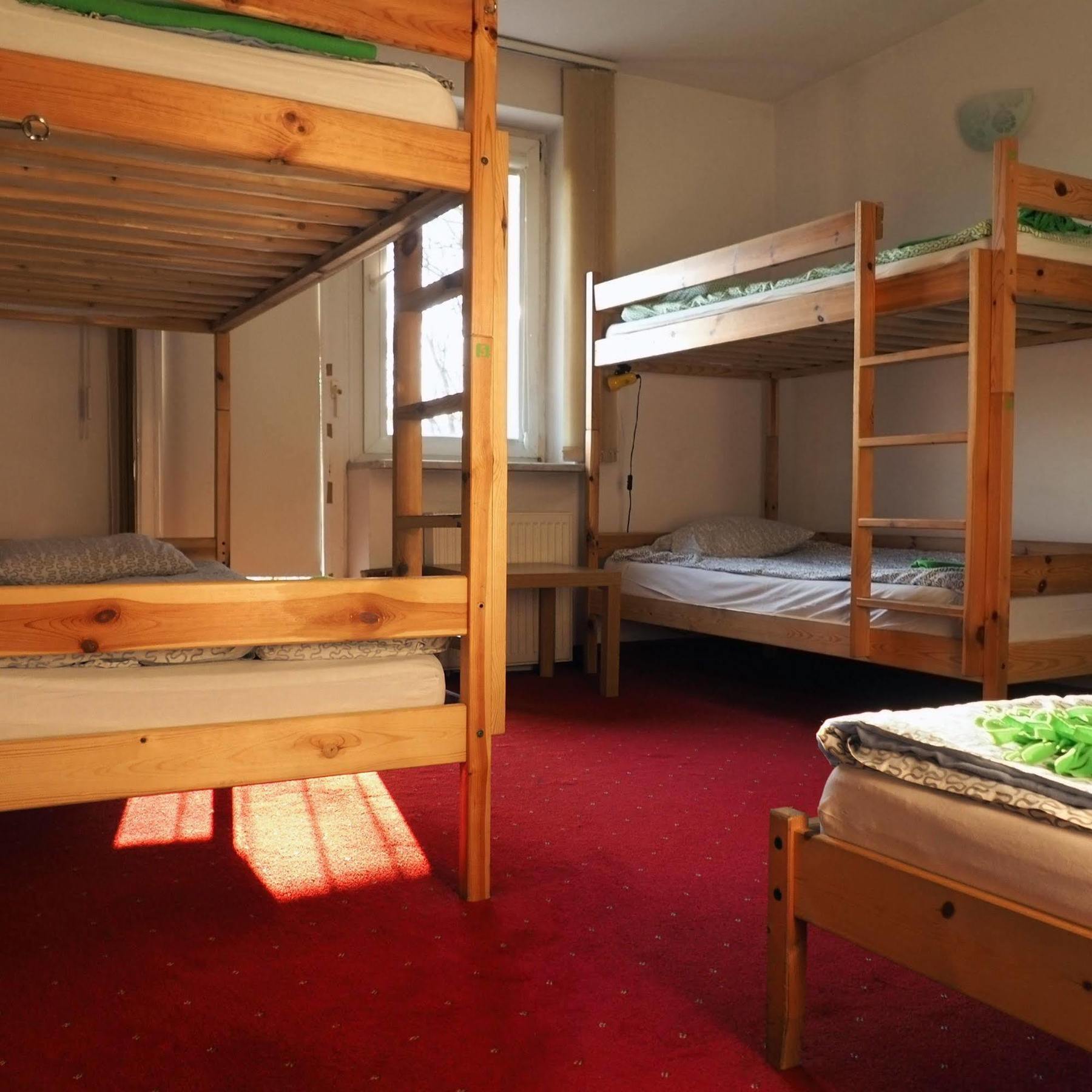 Adventura Hostel Warsawa Bagian luar foto