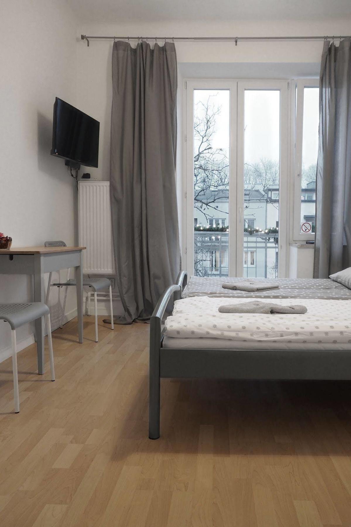 Adventura Hostel Warsawa Bagian luar foto